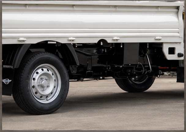 Forland ET5 electric truck chassis and battery